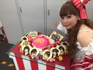 11233808_1016742295010303_6085170331941021136_o-300x225 [LIVE REPORT] Queen Otaku / Shokotan monte au niveau 30 !