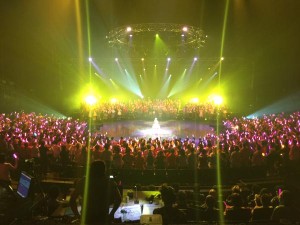 CEQhb3mXIAE6azz-300x225 [LIVE REPORT] Queen Otaku / Shokotan monte au niveau 30 !